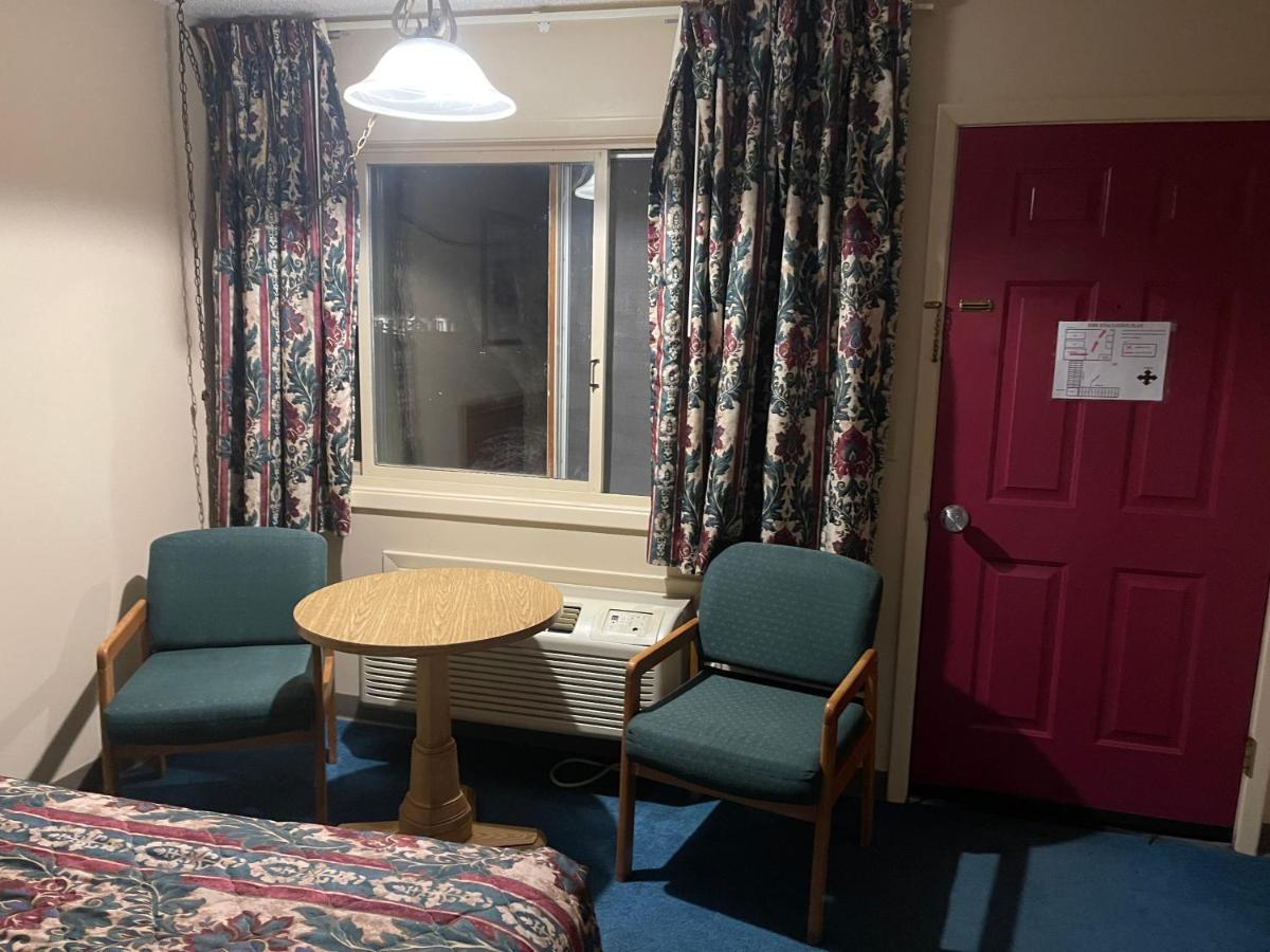 Dollinger'S Motor Inn Albion ภายนอก รูปภาพ