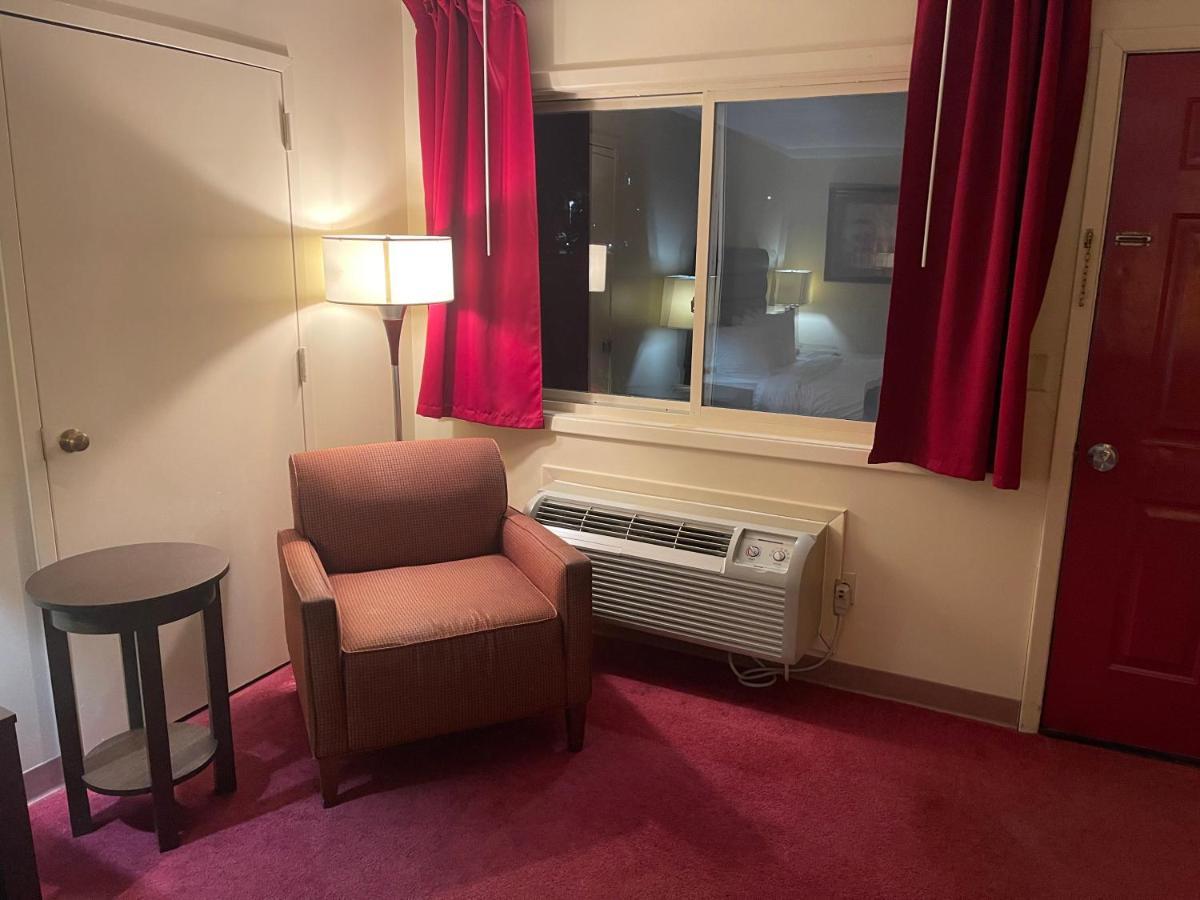 Dollinger'S Motor Inn Albion ภายนอก รูปภาพ
