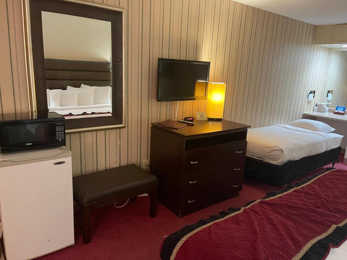 Dollinger'S Motor Inn Albion ภายนอก รูปภาพ