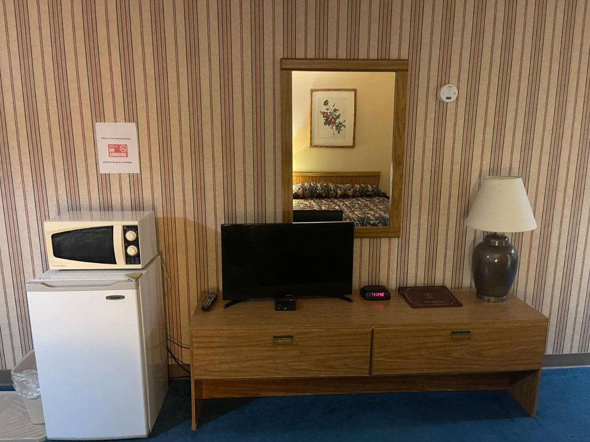 Dollinger'S Motor Inn Albion ภายนอก รูปภาพ