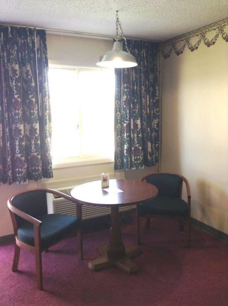 Dollinger'S Motor Inn Albion ภายนอก รูปภาพ